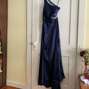 🌟 Worn once. Prom.